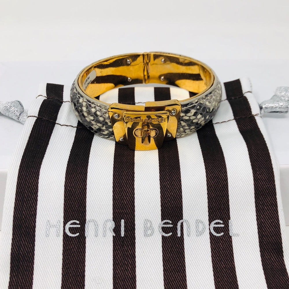 HENRI BENDEL TURNLOCK BANGLE BRACELET